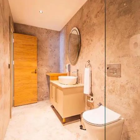 Hotel Mida At 222