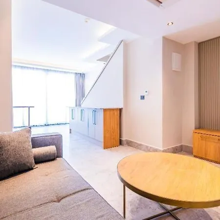 Hotel Mida At 222 *